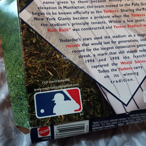 1999 Limited Edition New York Yankee Barbie (please read below) - Picture 2 of 5